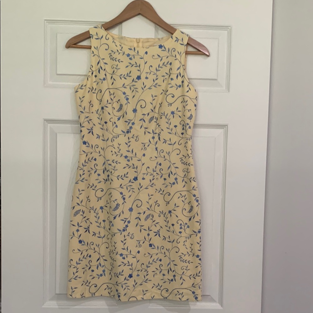 Jessica Howard Cream and Tan Sheath Dress Sleeveless Square Neck